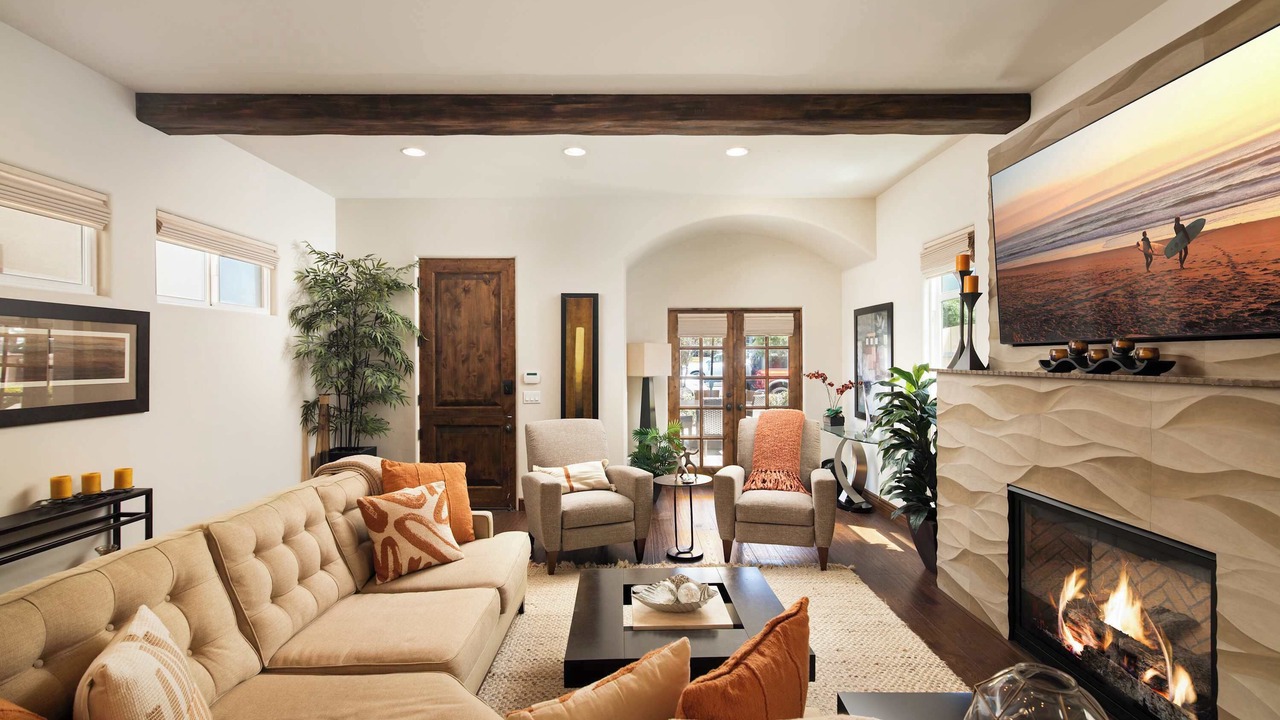 Photo of Livingroom in Crown Point