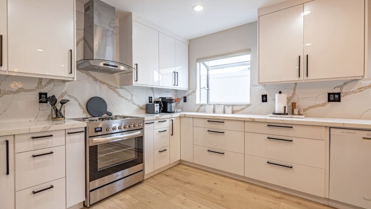 Photo of Kitchen in Valley Glen