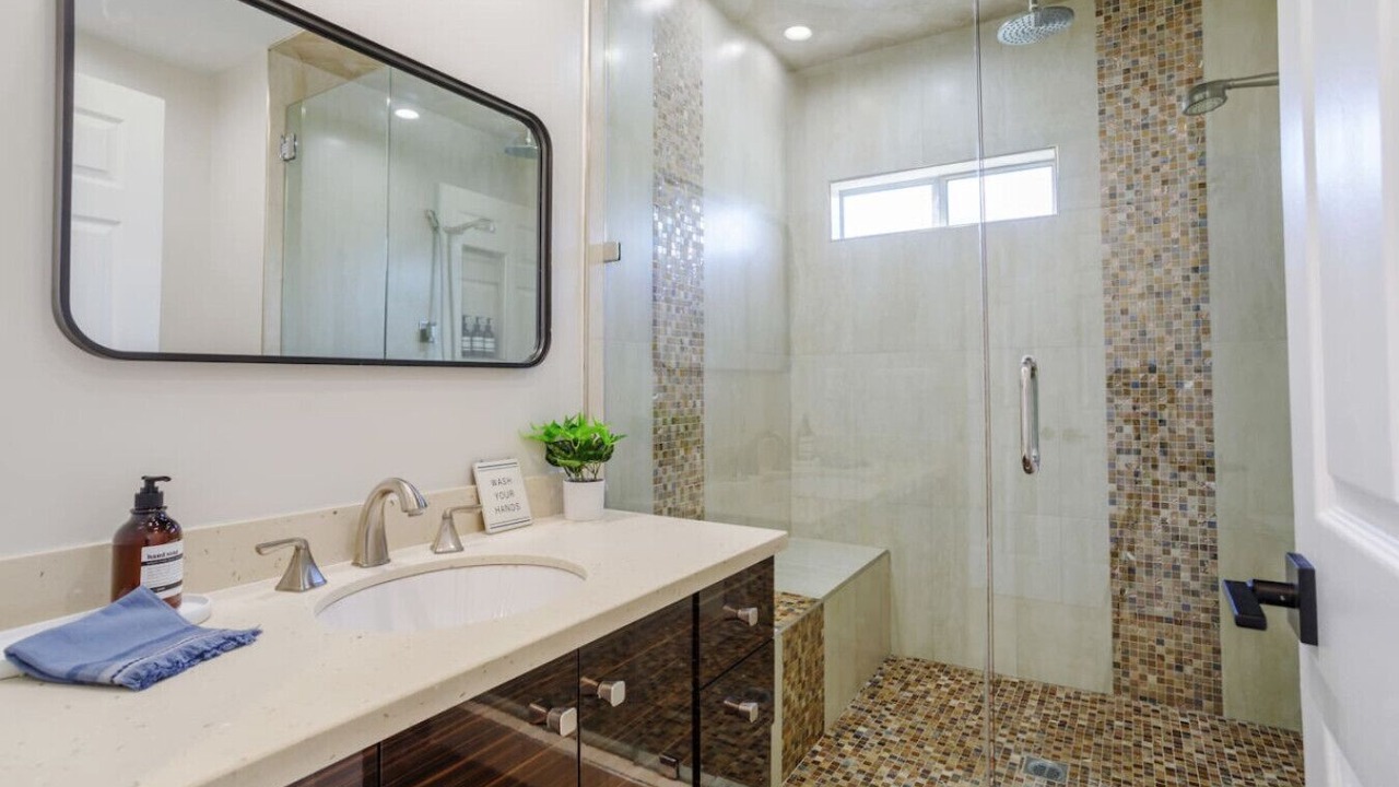 Photo of Bathroom in Valley Glen
