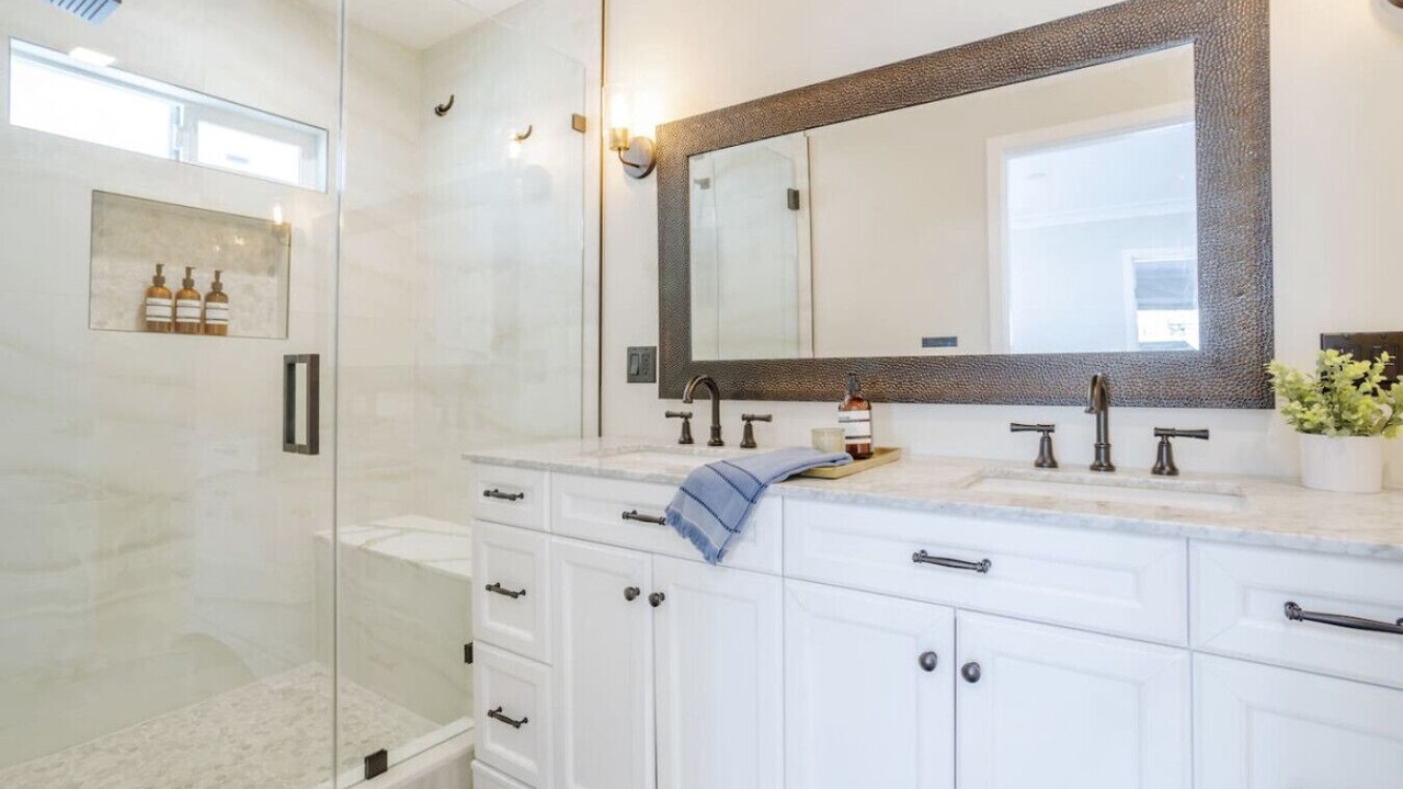 Photo of Bathroom in Valley Glen
