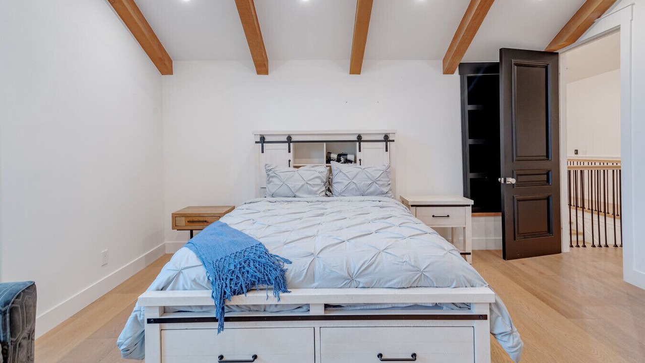 Photo of Bedroom in Tarzana