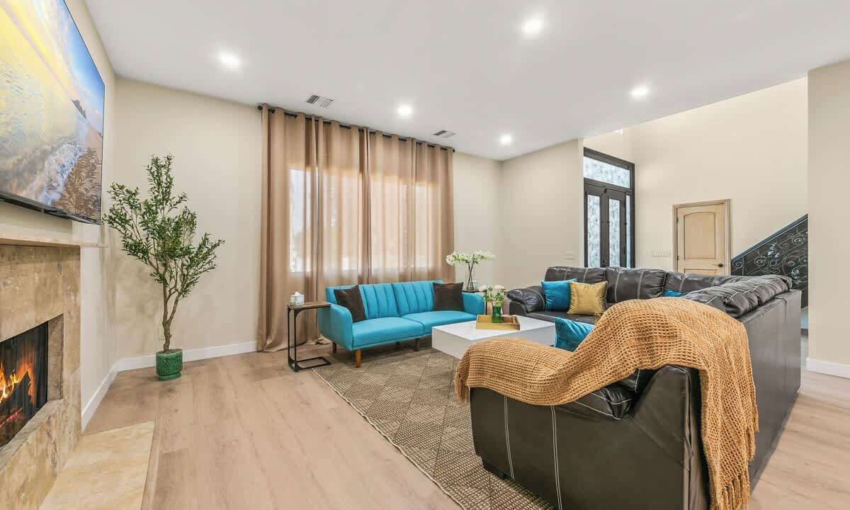 Photo of Livingroom in North Hollywood