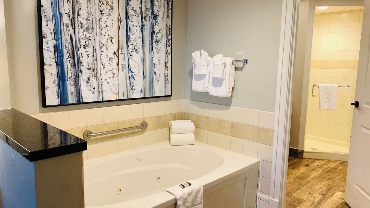 Photo of Bathroom in Lakeside Park