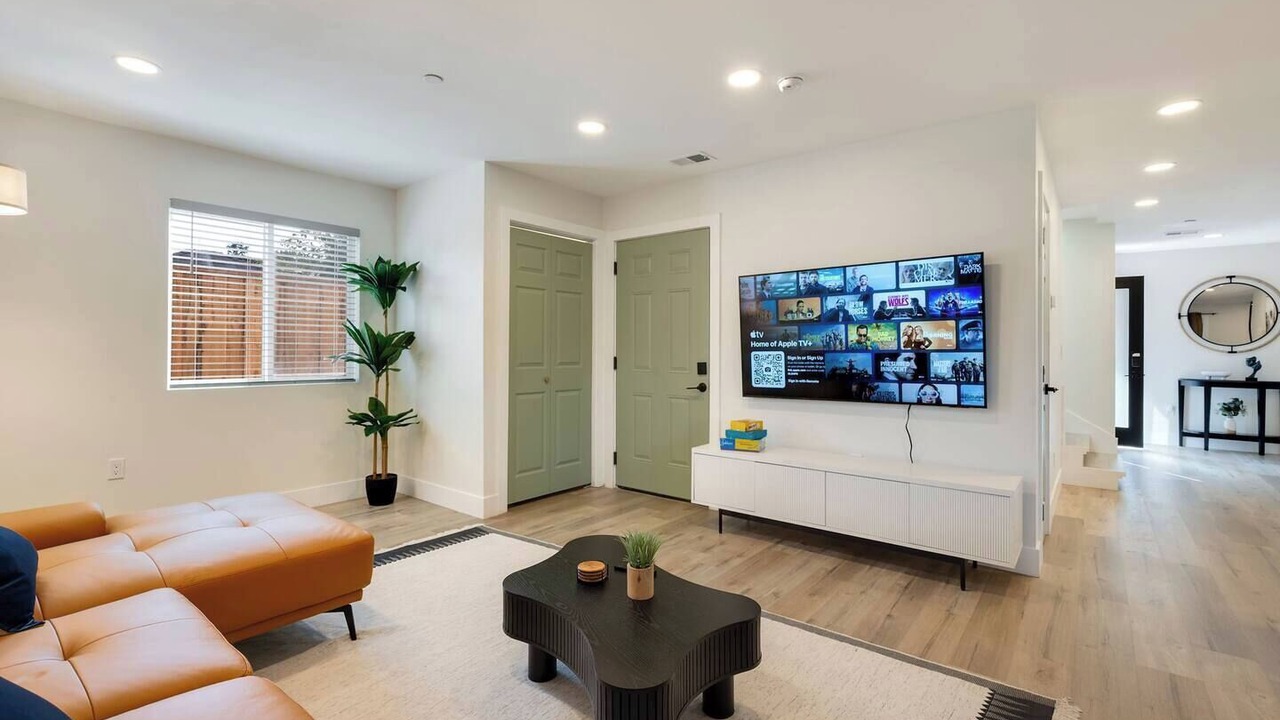 Photo of Livingroom in Northside