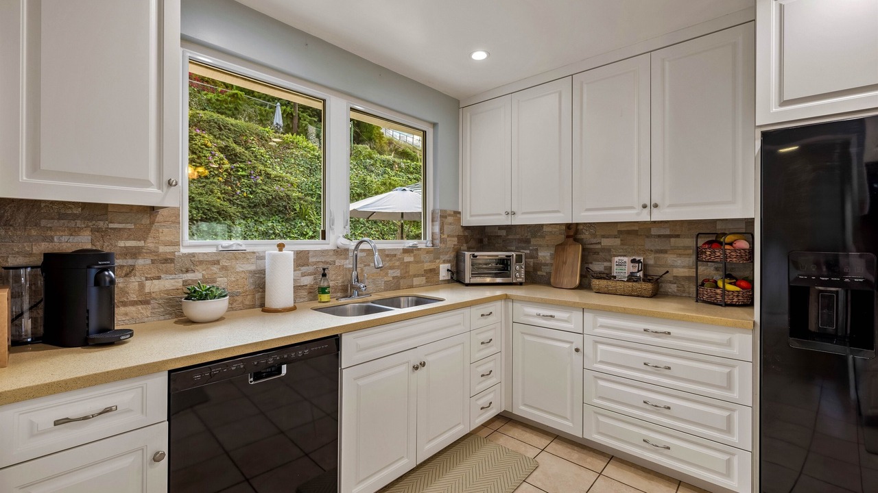 Photo of Kitchen in Ladera Heights