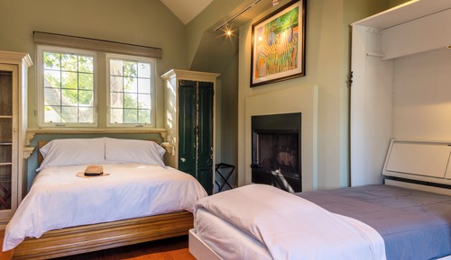 Deluxe Room, Fireplace