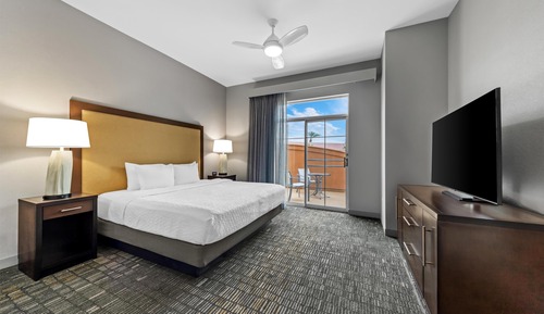 Suite, 1 King Bed, Balcony