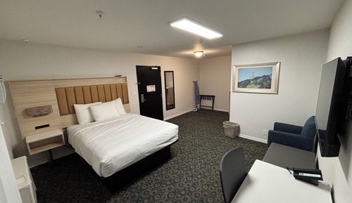 Standard Room, 1 Queen Bed