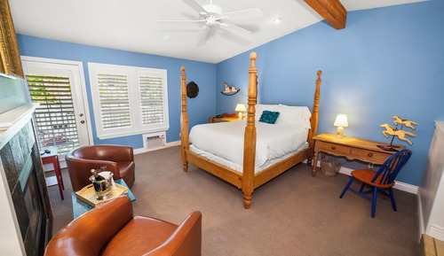 15-Folk art room