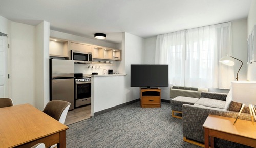 Suite, 2 Bedrooms (Mobility/Hearing Accessible, Tub)