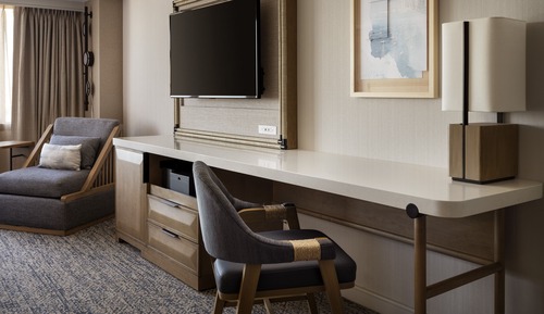 Deluxe Room, 2 Queen Beds, Bay View (Mobility/Hearing Access, Roll-In Shwr)
