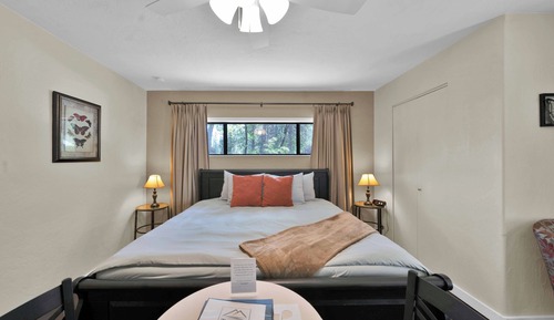 Luxury Room, 1 King Bed, Bathtub (Robin)