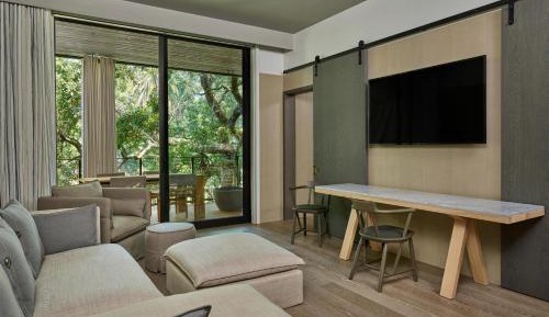 King Suite with Streamside View and Outdoor Bathtub