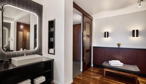 Superior King Suite