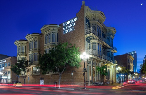 Pacific Terrace Hotel | Horton Grand Hotel
