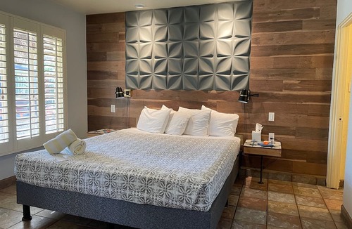 Warm Sands Hotel | Desert Paradise Resort- Gay Men's Resort