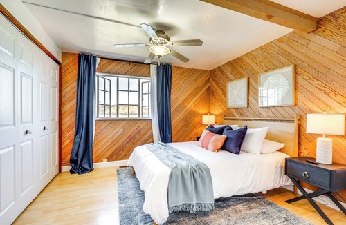 Clear Lake Cottage | Private Hot Tub w/Water Views: Lower Lake Getaway