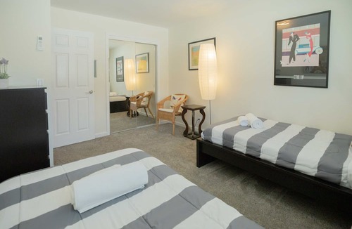 Sunnyvale Apartment | 🌟 Stylish 2B2B Retreat in the Heart of the Silicon Valley