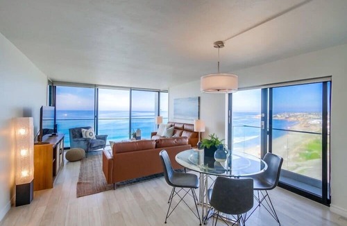 North Pacific Beach Condo | WOW 10th Fl Corner Unit * Ocean Views * Pool + Hot Tub