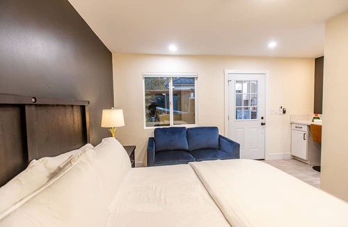 Pacific Beach Apartment | Brand New Dream Outdoor Oasis in Pacific Beach with Hot Tub Parking AC Games