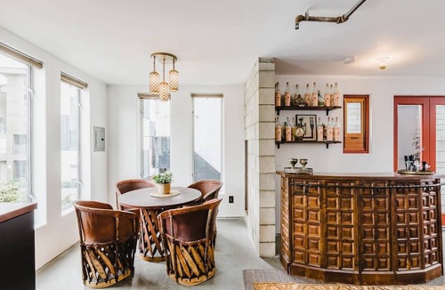 Little Italy Apartment | Room U at The Dutra Inn - Little Italy