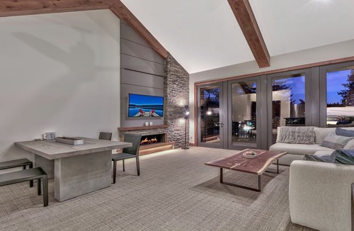 Lakeside Park Condo | Luxury 3Br Residence steps from Heavenly Village & Gondola