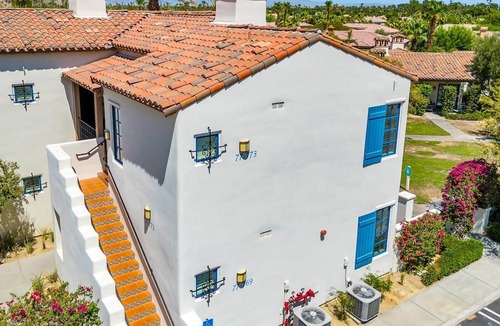 La Quinta Apartment | LV204 Upstairs 2 Bedroom Villa near Pool