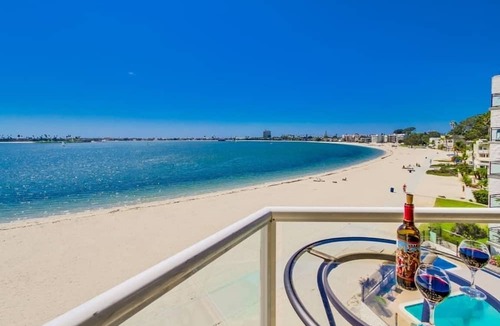 Crown Point Condo | Bayfront Balcony, beach access, parking, bikes