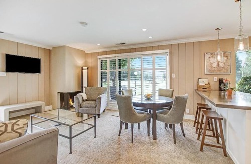 Napa Condo | Condo w/Shared Pool and View of Driving Range
