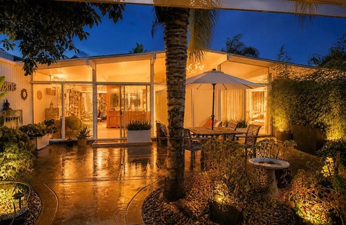 Loma Alta House | A. Quincy Jones Mid-Century Modern Near Beach. Pet Friendly! Sept Specials!