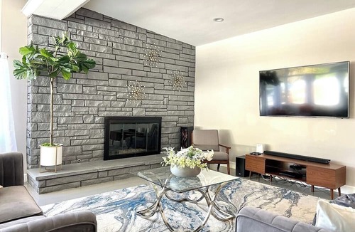 Tahquitz River Estates House | An Oasis in the Heart of Palm Springs!