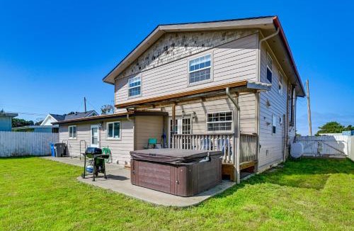 Crescent City North House | Crescent City Home w/Hot Tub: Half-Block to Beach