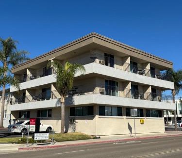 Roseville - Fleet Ridge Hotel | Ramada by Wyndham San Diego Airport