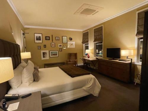 Wydown Hotel