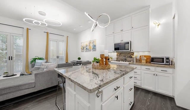 Downtown Tuscan Townhouse on Cortez Hill; Rooftop Deck