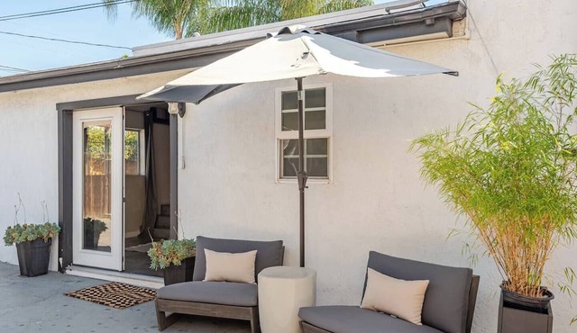 Sleek and Stylish Modern 1BR Apt w/Gated Parking