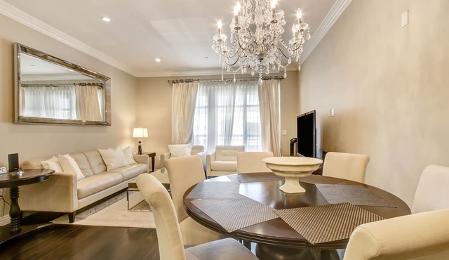 Gorgeous TOP floor corner 2Bedroom/2bath condo Americana at Brand!