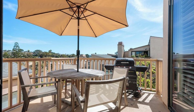 High Tides & Good Vibes - Beachside Retreat, A/C