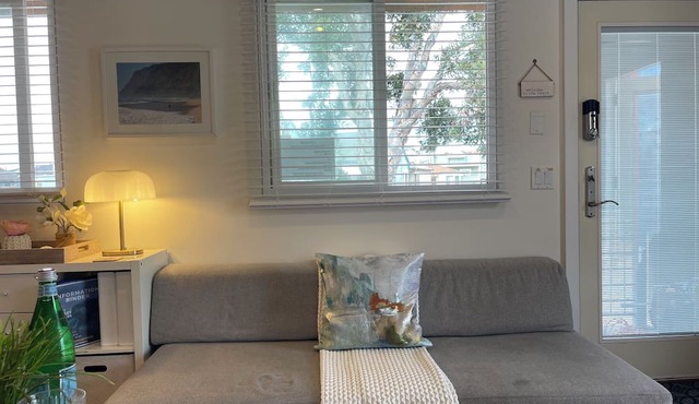 Designer oceanic oasis, 1house away from boardwalk, AC, Parking