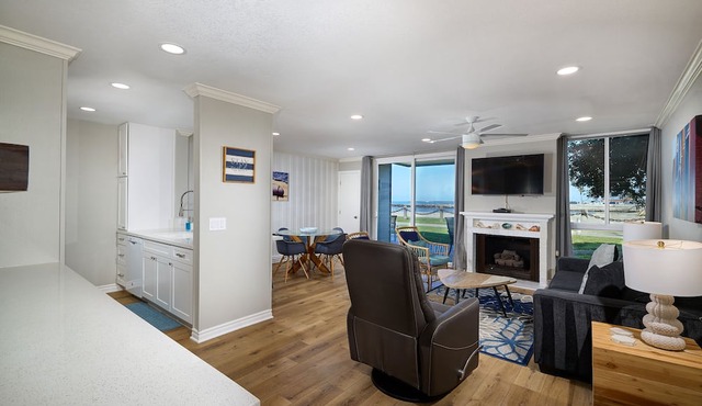 Modern & Cozy 1-Bedroom with Scenic Walkout Patio – Perfectly Remodeled