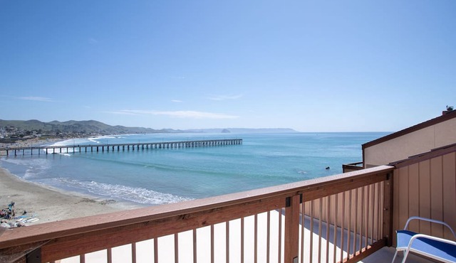 Oceanfront Condo overlooking the Pier