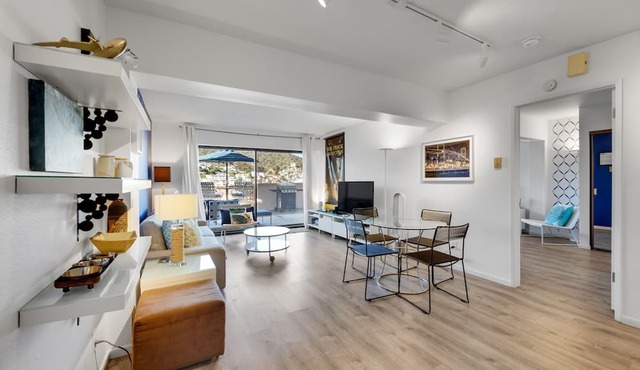 C58 - Beautiful 1B Condo w/OCEAN VIEW, POOL & BBQ