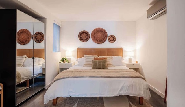Modern Inner City Pad w/Patio | Walk Everywhere!
