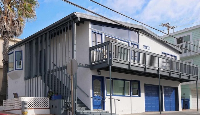 1-Bedroom in Downtown Manhattan Beach Steps to The Sand With Parking