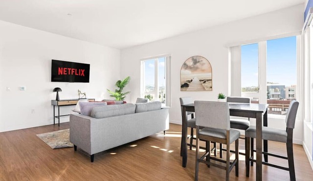 Spacious 1-BD with Stunning City Views in DTLA