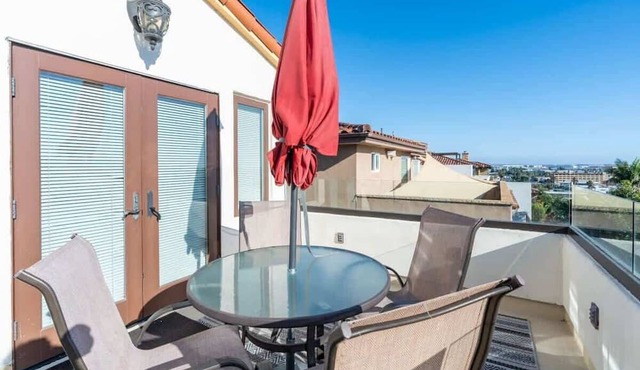 Serene Point Loma Retreat - Modern 2BR with Views of Point Loma