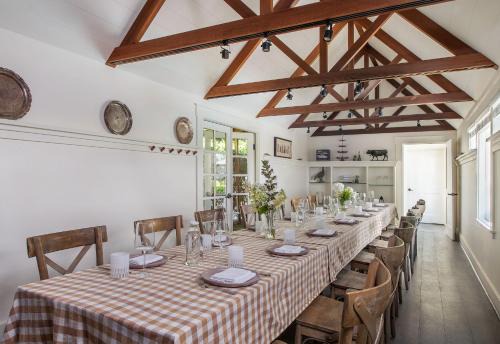 Farmhouse Inn