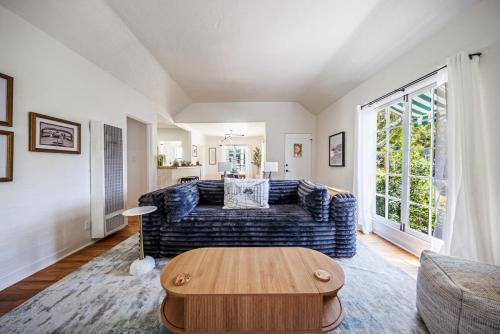 Designer 2-Bedroom Home in Culver City - 20 Mins to LAX Airport