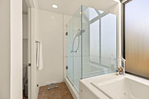 Ocean Front - 4 Bedroom Manhattan Beach Penthouse
