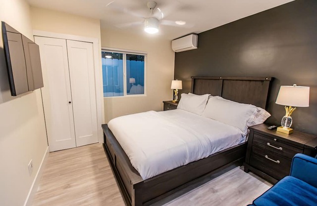 Brand New Dream Outdoor Oasis in Pacific Beach with Hot Tub Parking AC Games